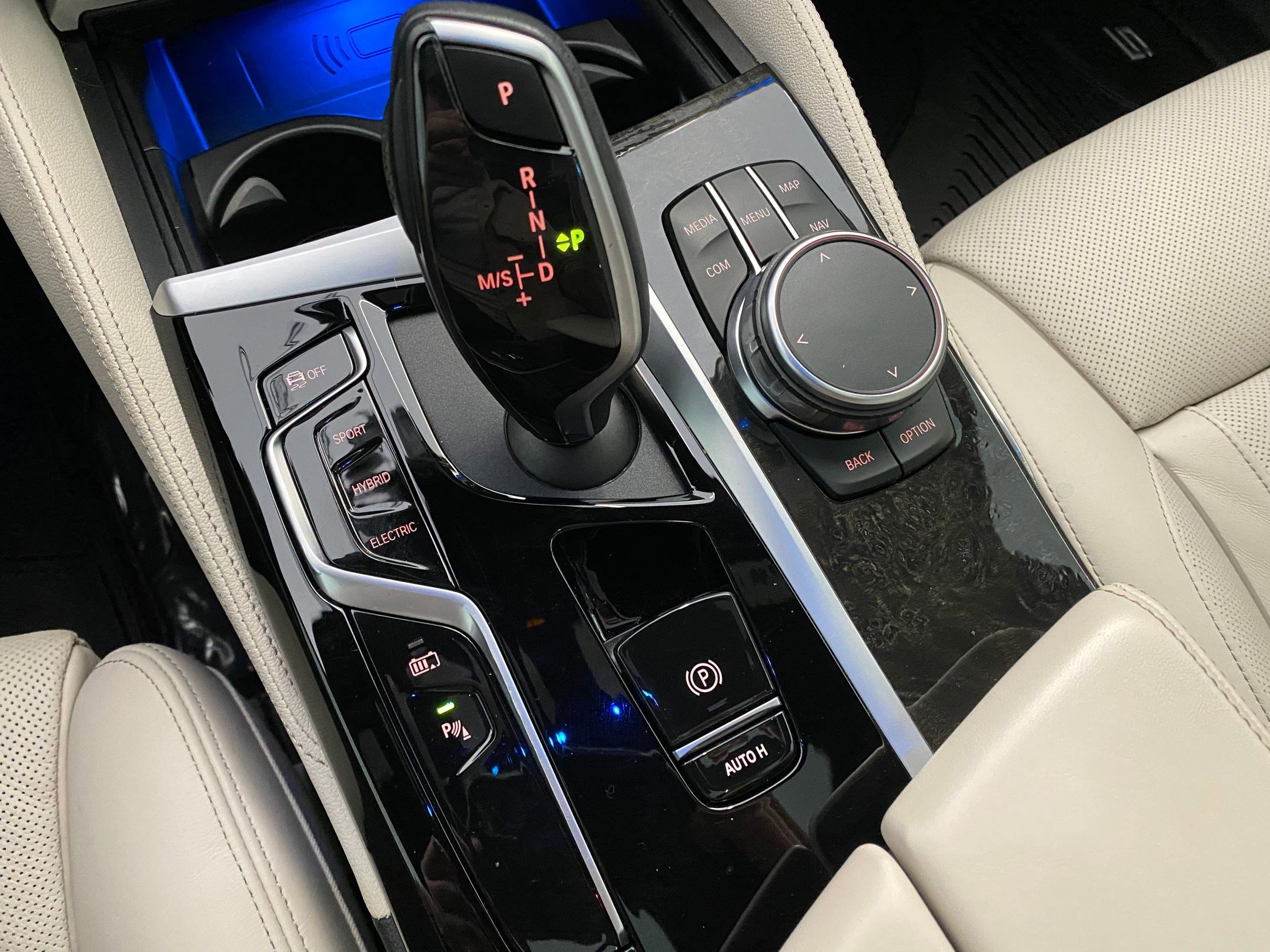 Certified 2023 BMW 530e xDrive w/ M Sport Package image 18