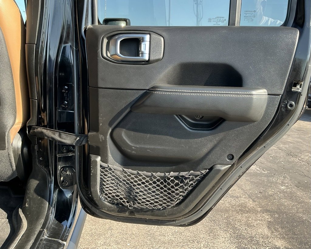 Used 2022 Jeep Gladiator Rubicon w/ Cold Weather Group image 24