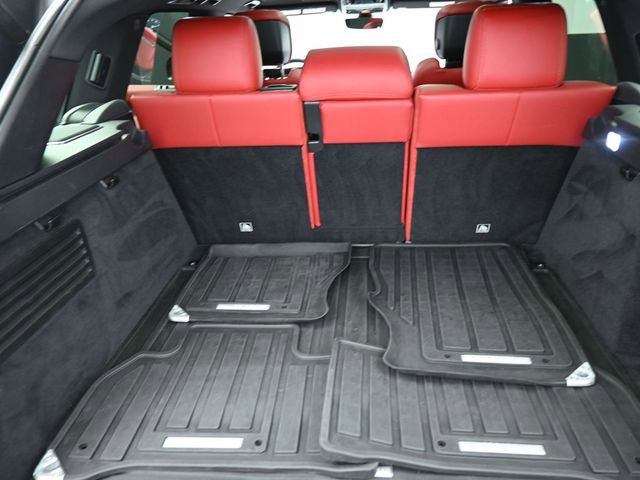 Used 2020 Land Rover Range Rover Sport HST image 25