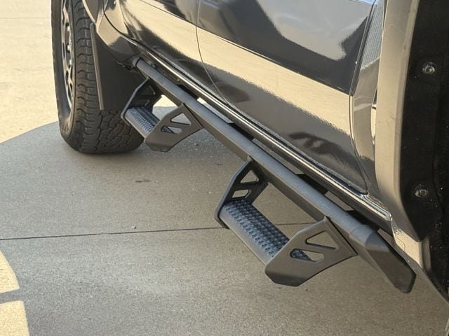 Used 2024 Toyota Tacoma TRD Off-Road AWD/4WD image 9