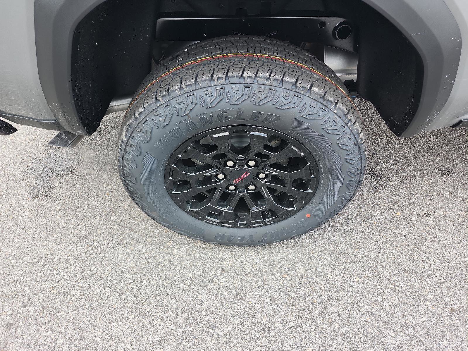 New 2026 GMC Canyon Elevation w/ Convenience Package image 5