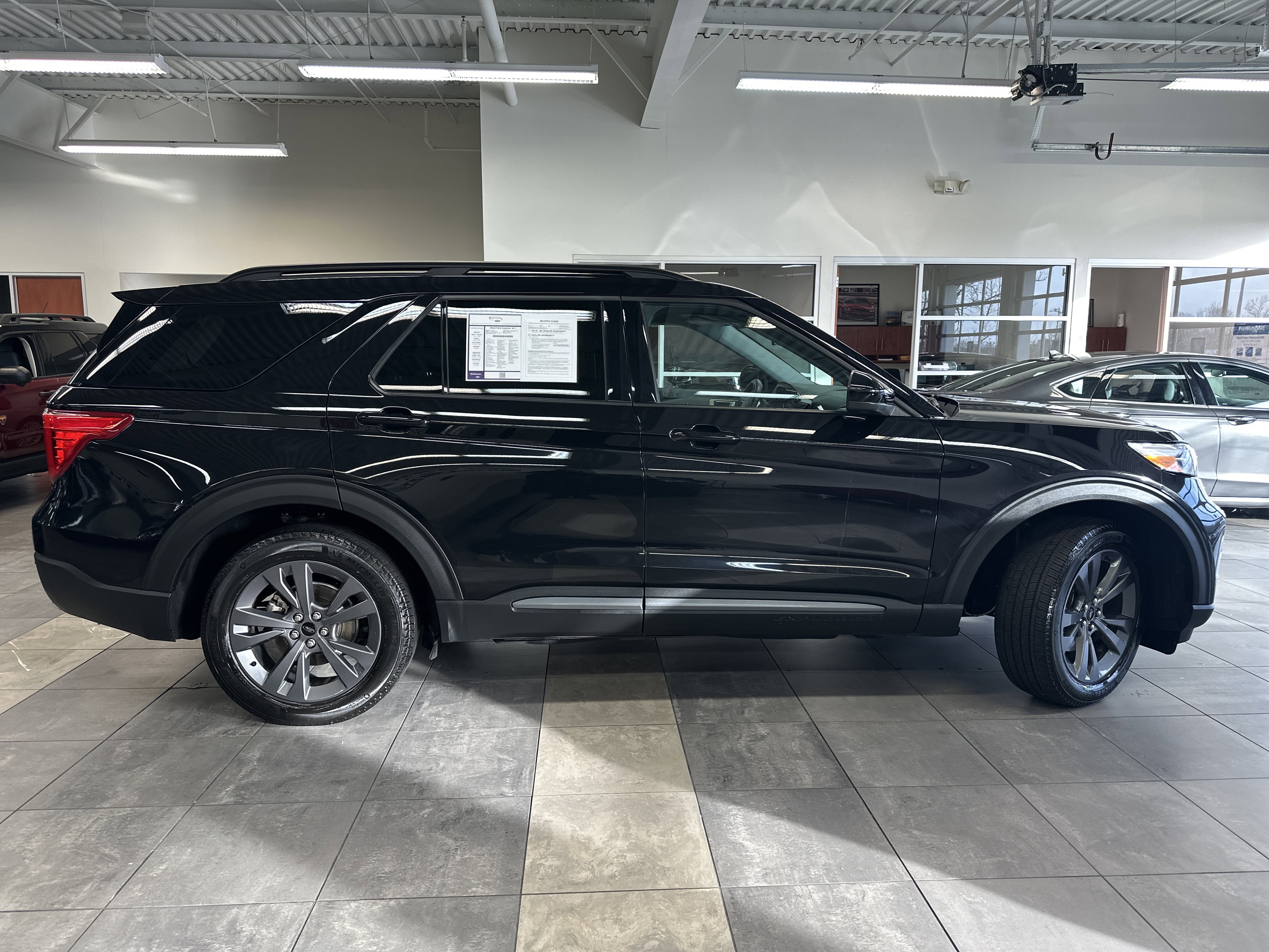 Used 2023 Ford Explorer XLT w/ Equipment Group 202A image 12