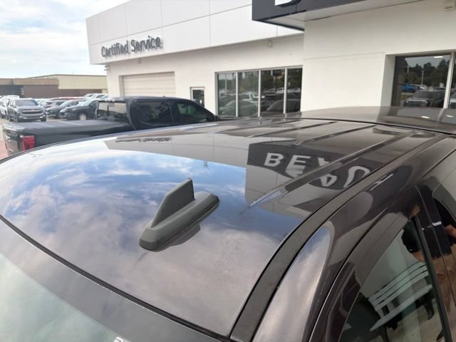 Used 2015 GMC Sierra 1500 SLE w/ SLE Value Package AWD/4WD image 9