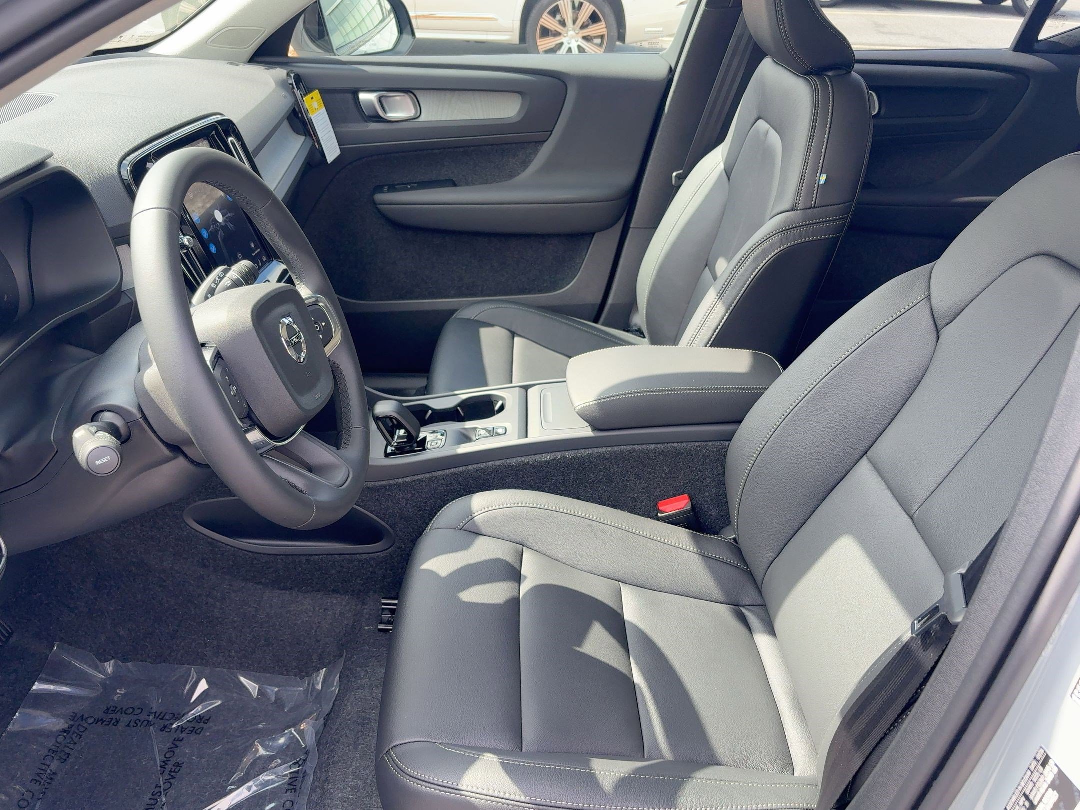 New 2026 Volvo XC40 B5 Core w/ Protection Package image 5