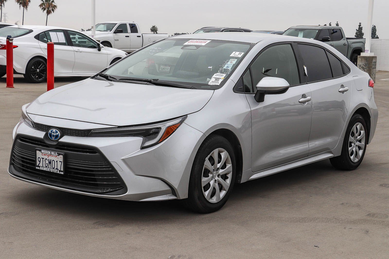 Certified 2025 Toyota Corolla LE FWD image 3