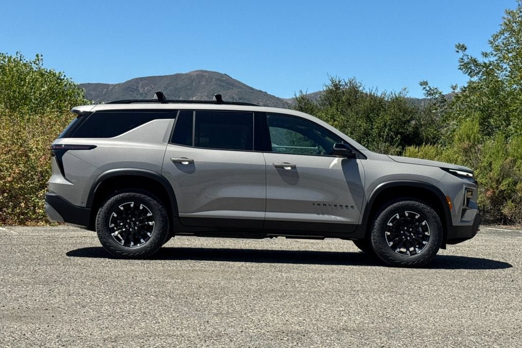 New 2026 Chevrolet Traverse Z71 w/ Enhanced Driving Package AWD/4WD image 3