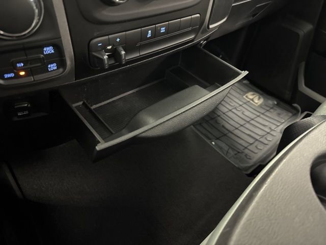 Used 2018 RAM 1500 Express w/ Express Value Package image 39