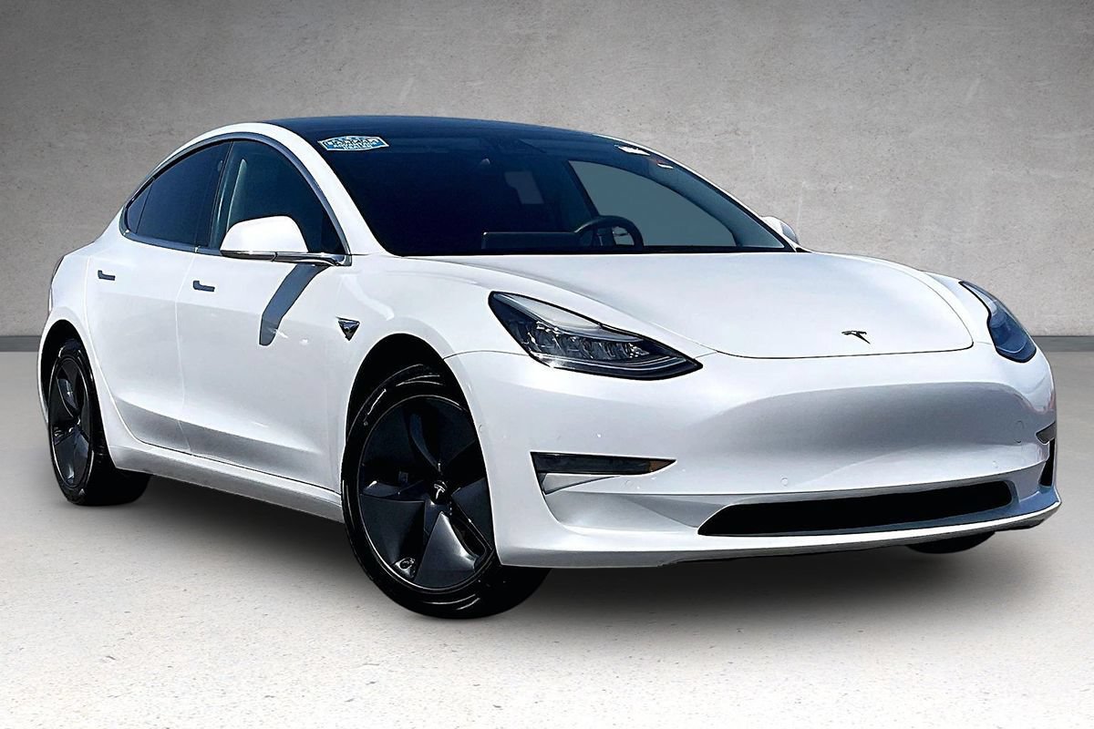 Used 2020 Tesla Model 3 Standard Range Plus RWD image 2