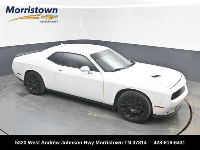 Used 2015 Dodge Challenger SXT Plus RWD image 1