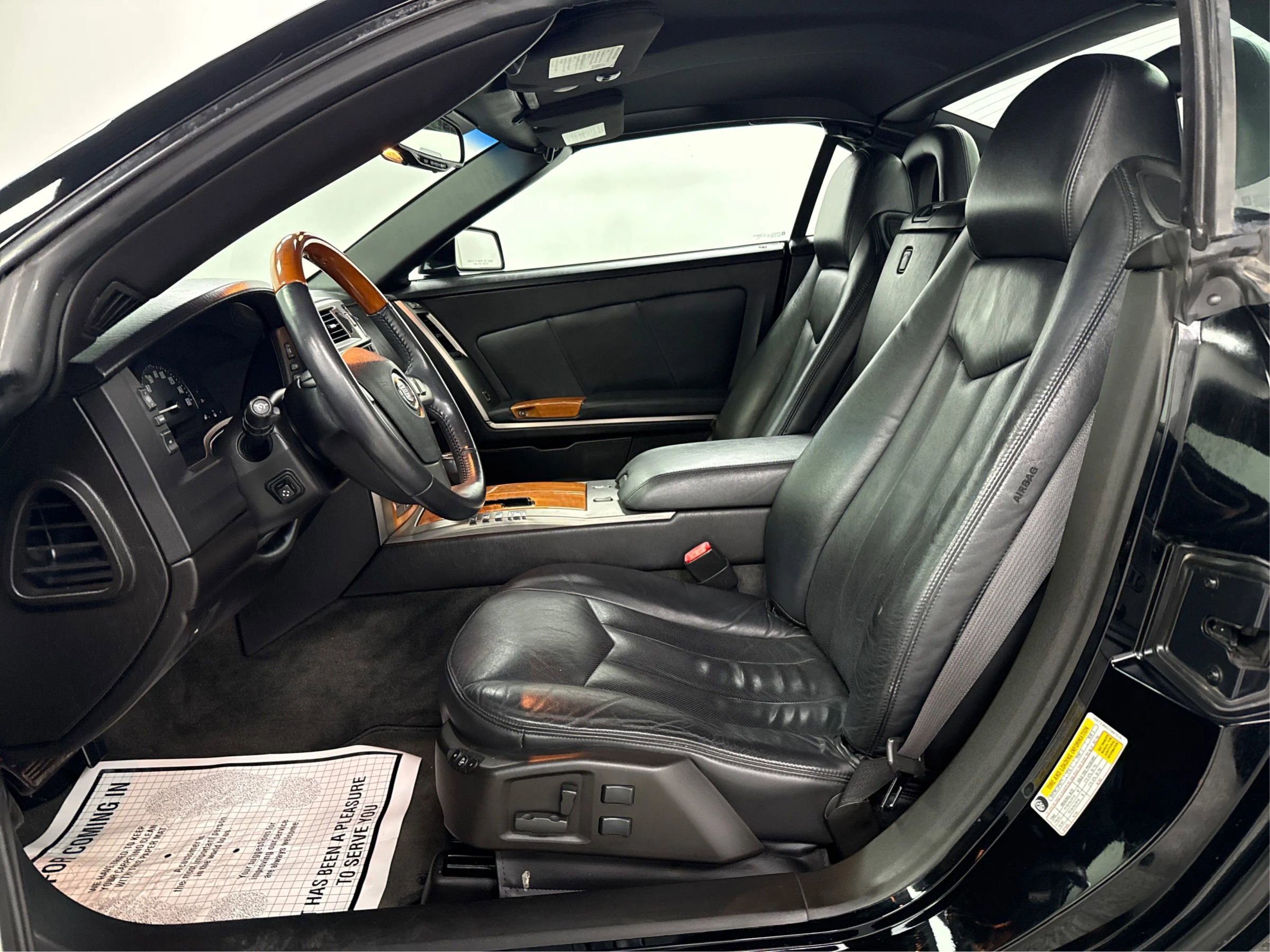 Used 2007 Cadillac XLR image 9