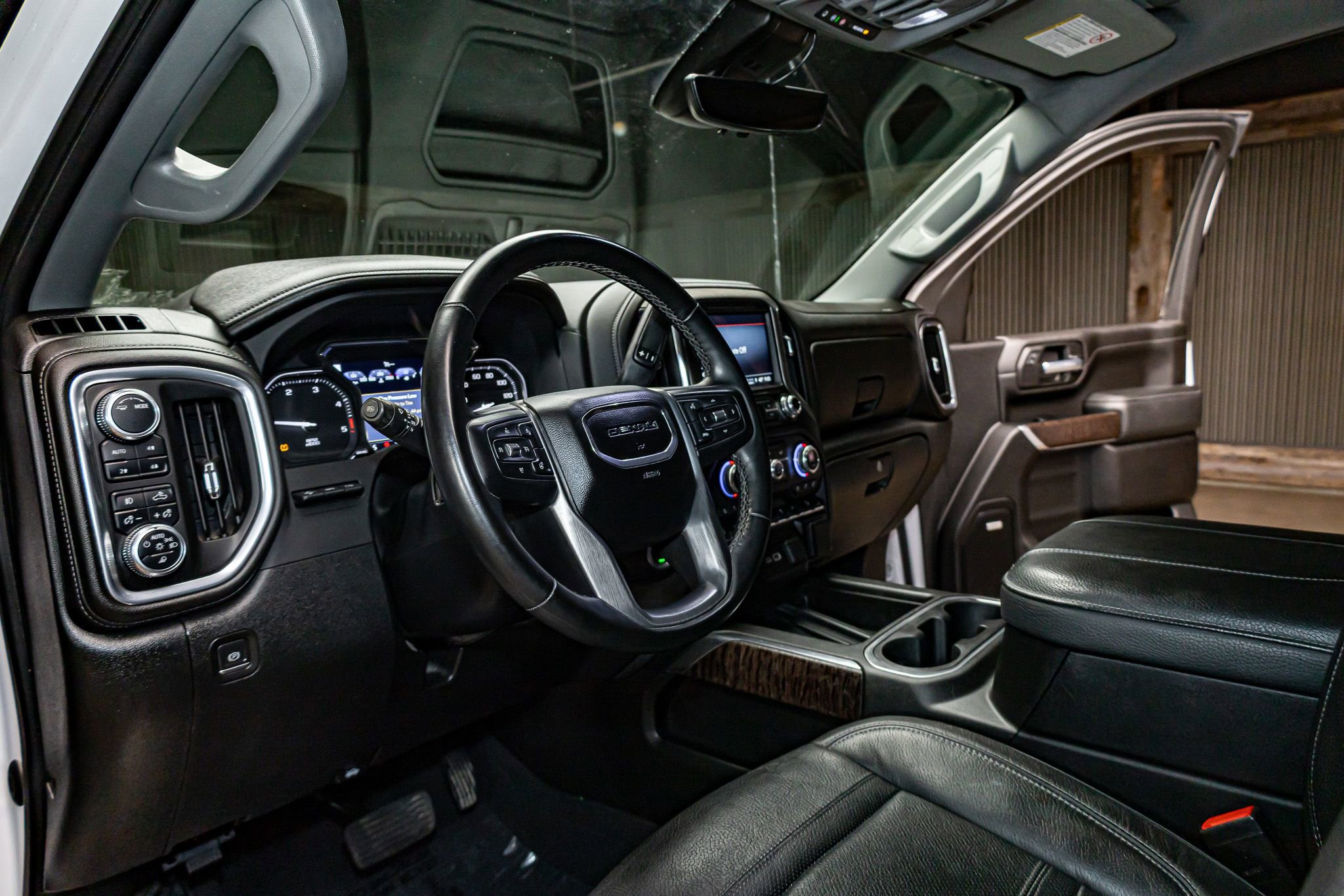 Used 2023 GMC Sierra 2500 Denali w/ Denali Ultimate Package image 16