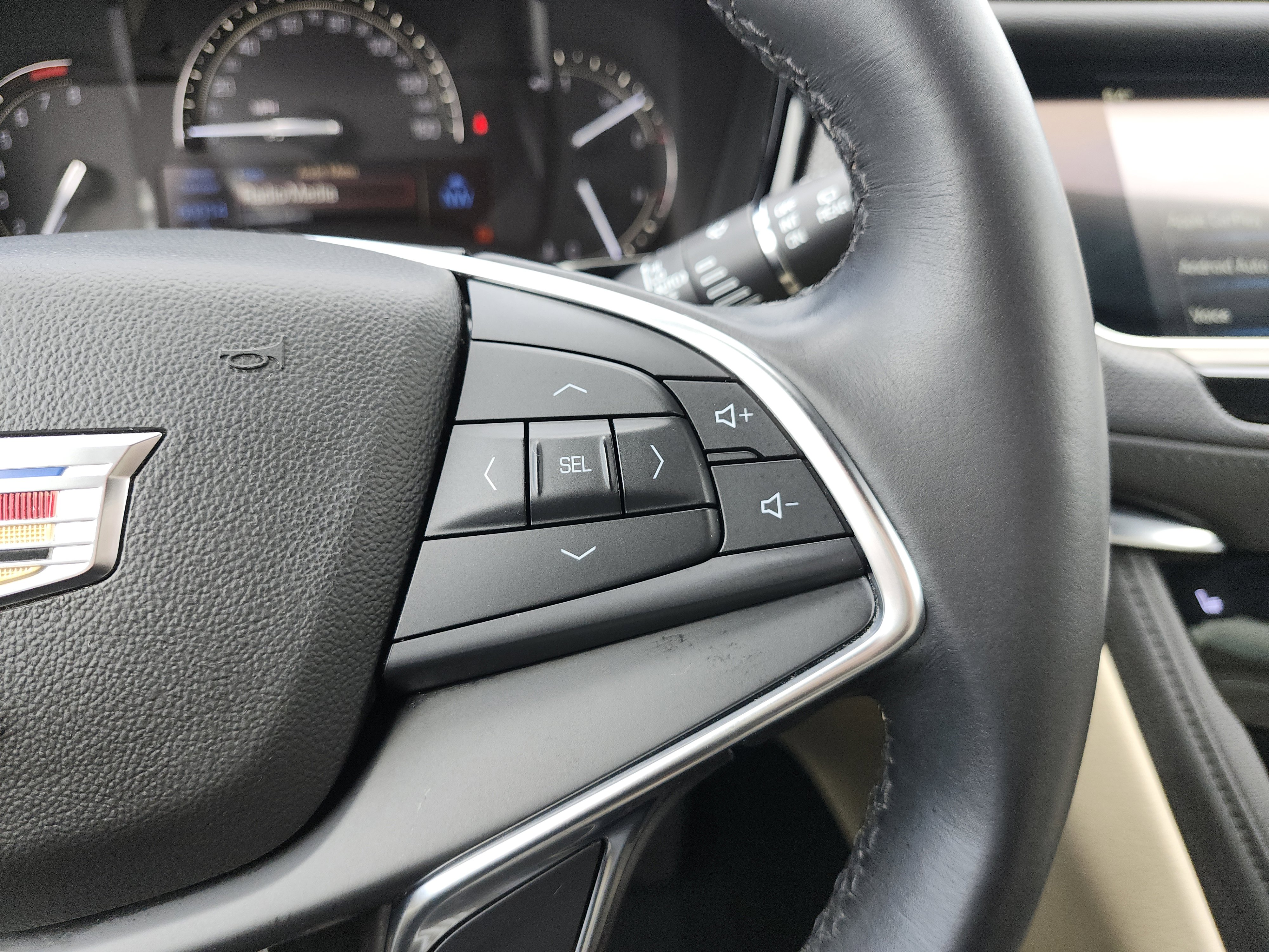 Used 2018 Cadillac XT5 AWD image 35