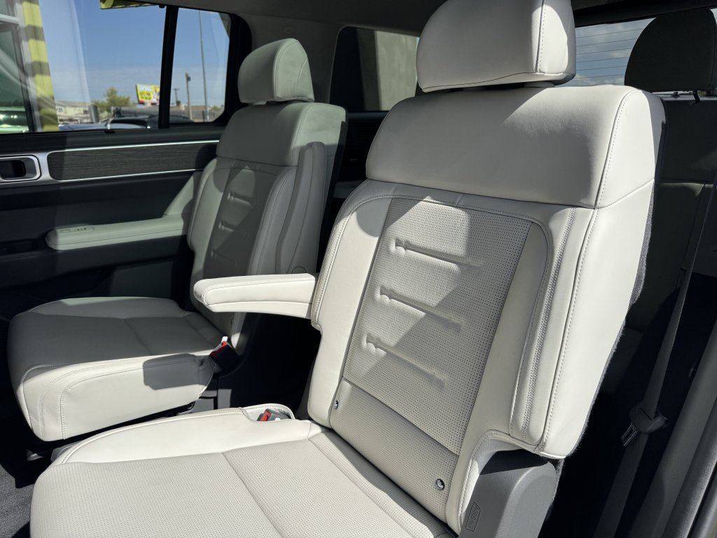 Used 2024 Hyundai Santa Fe Calligraphy image 37