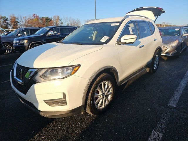 Used 2017 Nissan Rogue SV w/ SV Premium Package image 3