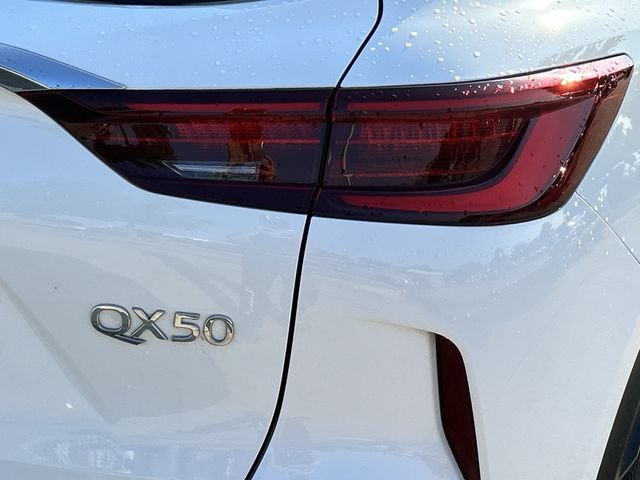 Used 2023 INFINITI QX50 Luxe FWD image 7