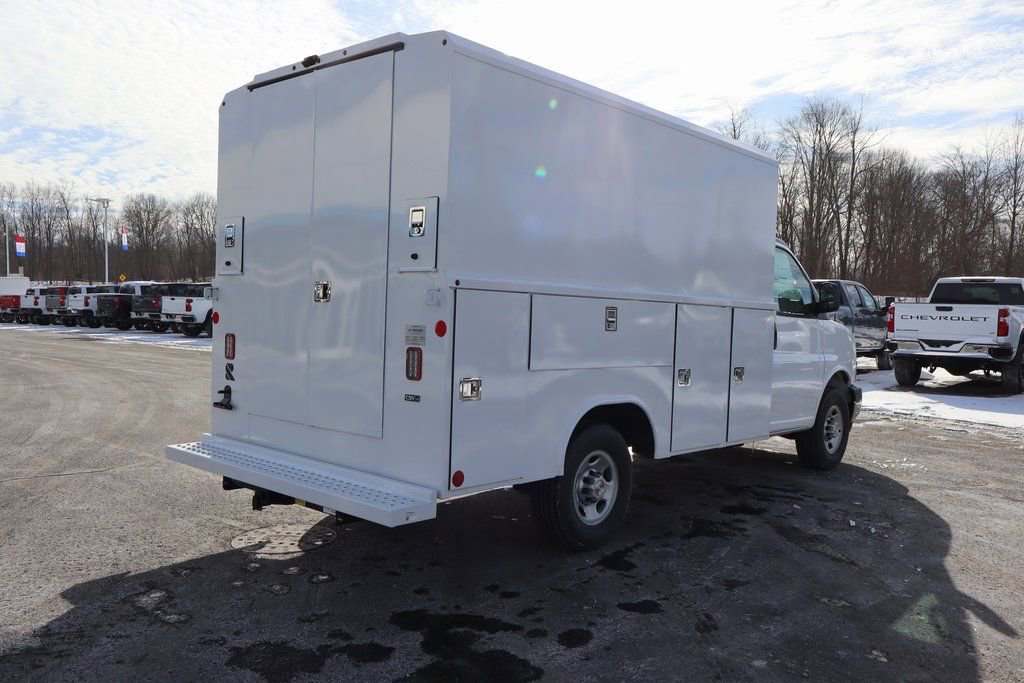 New 2026 Chevrolet Express 3500 Work Van w/ Power Convenience Package image 30