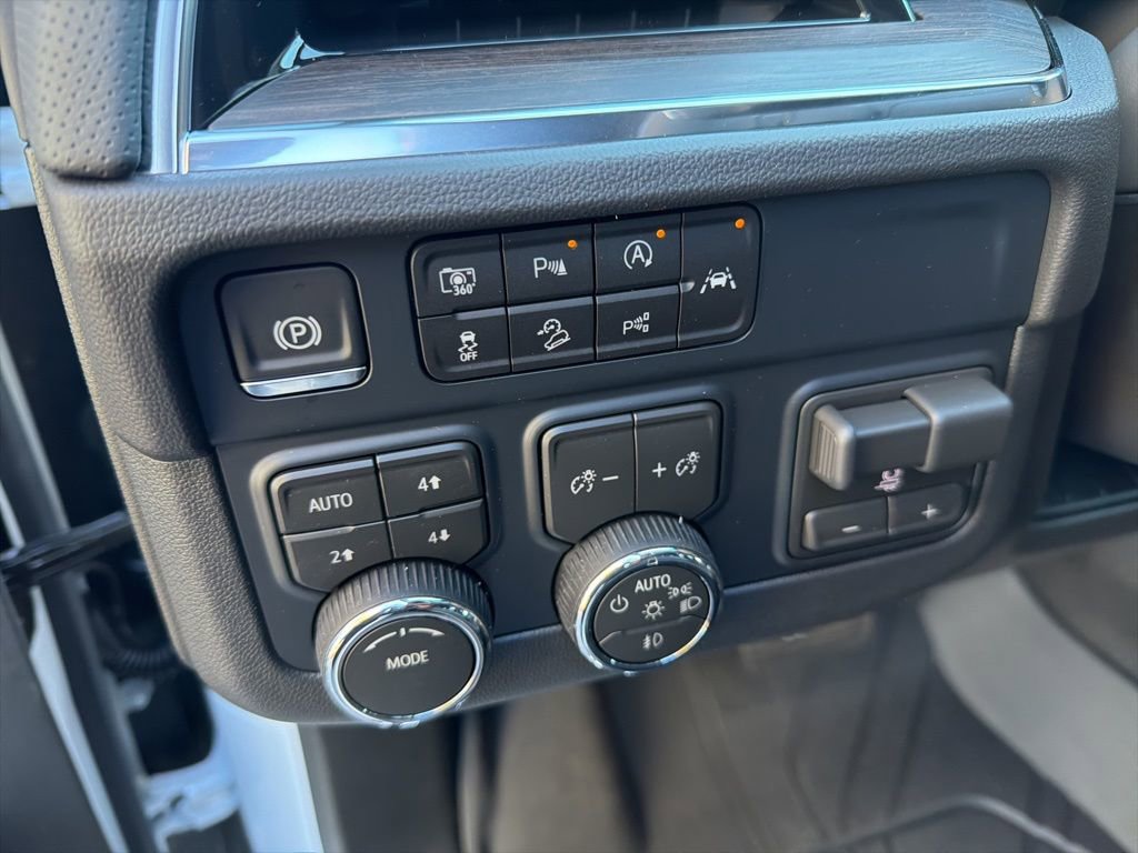 New 2026 Chevrolet Suburban Premier w/ Sun And Tow Package image 13