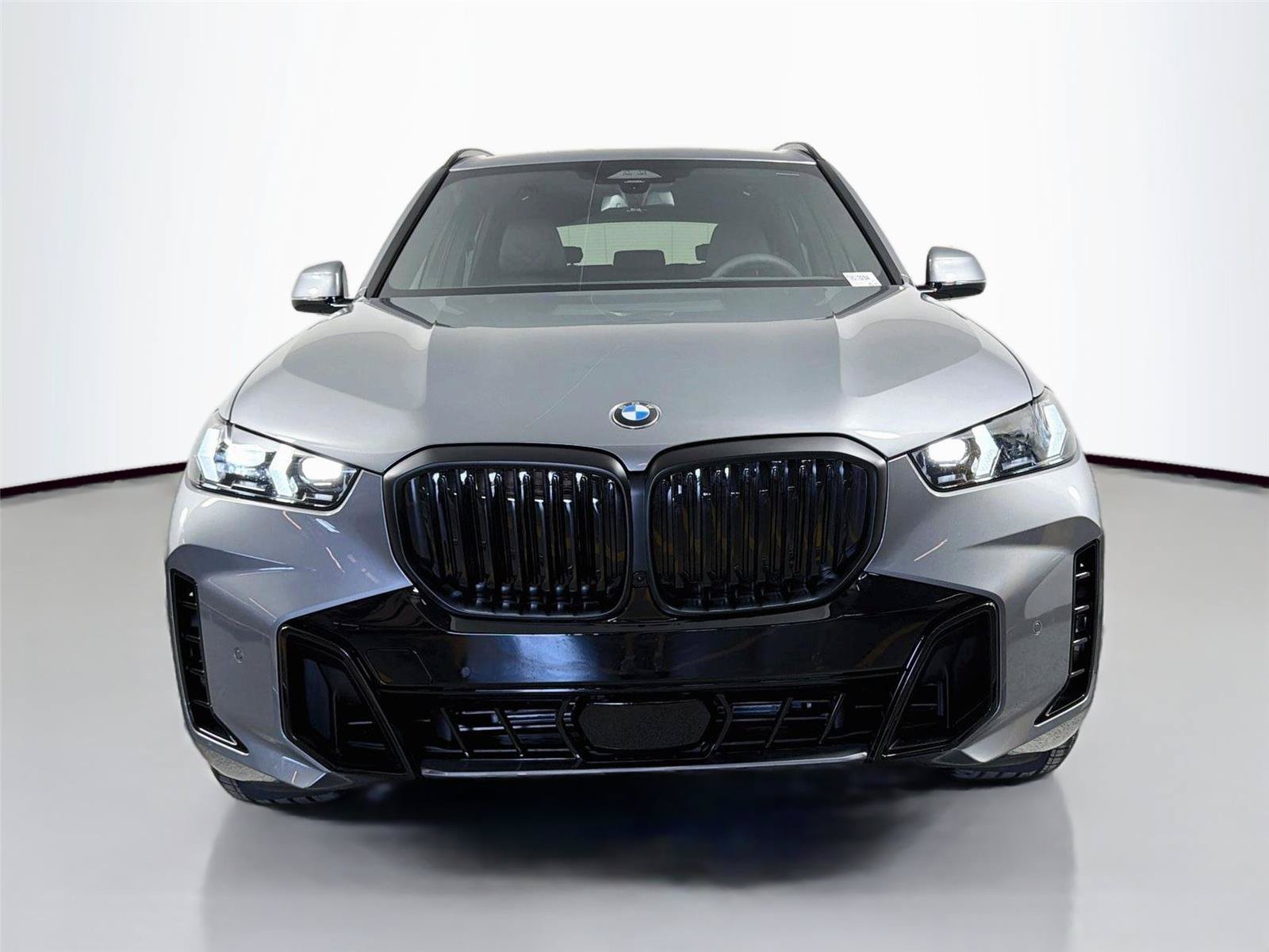 New 2026 BMW X5 xDrive40i w/ M Sport Package AWD/4WD image 2