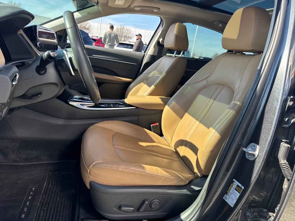 Used 2023 Hyundai Sonata Limited w/ Cargo Package image 18