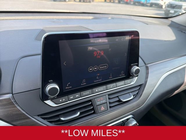 Used 2025 Nissan Altima 2.5 SV image 11