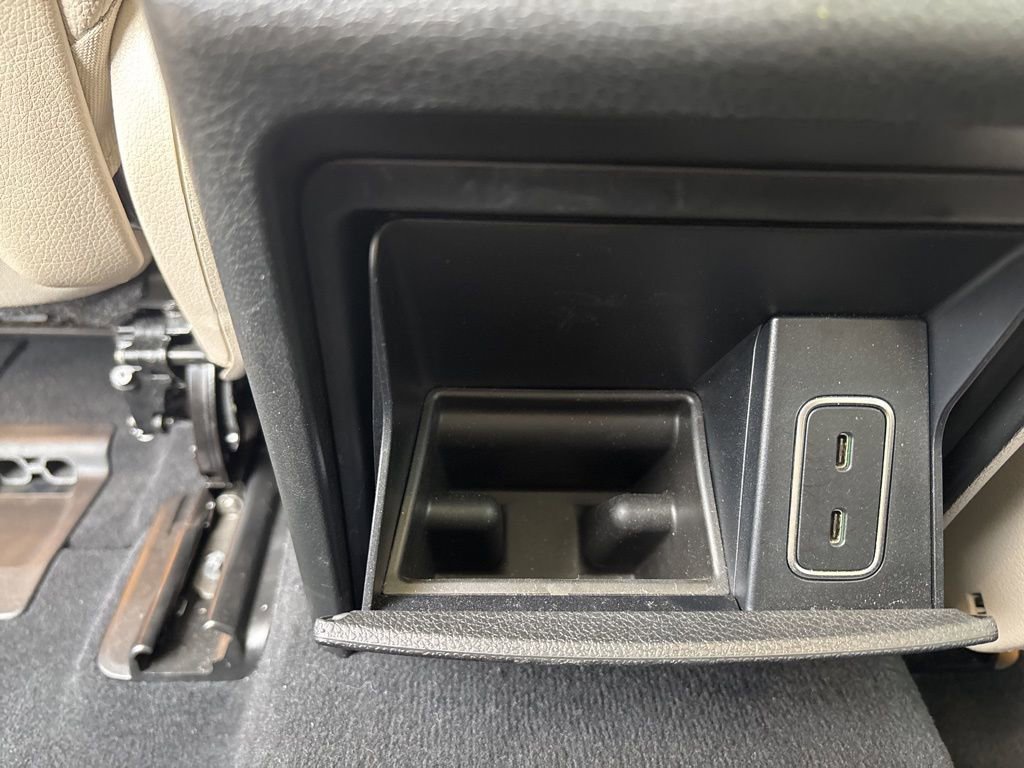 Used 2022 Mercedes-Benz GLE 350 4MATIC w/ Premium Package image 24