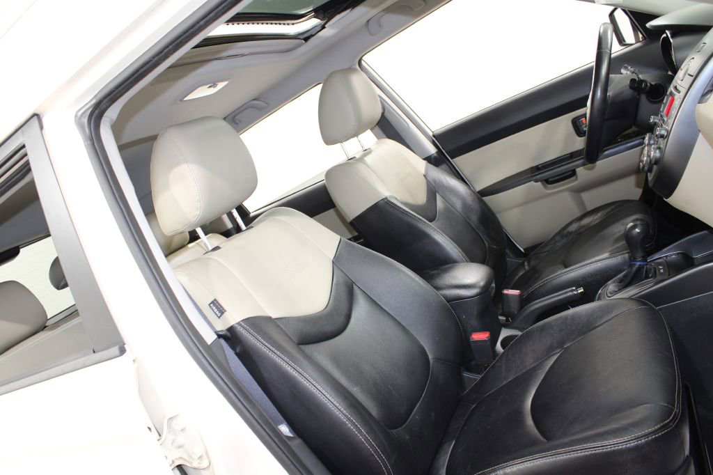 Used 2011 Kia Soul ! FWD image 22
