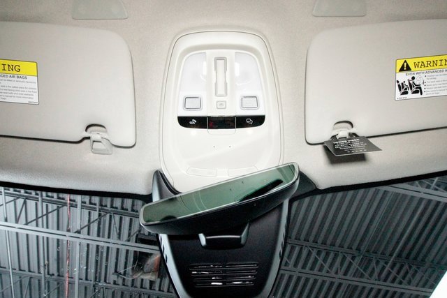 Certified 2025 Volvo XC40 B5 Core w/ Protection Package Premier image 8