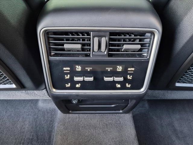 Used 2025 Porsche Cayenne AWD/4WD image 18