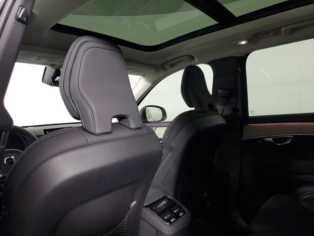Certified 2025 Volvo XC90 B6 Core w/ Climate Package image 16