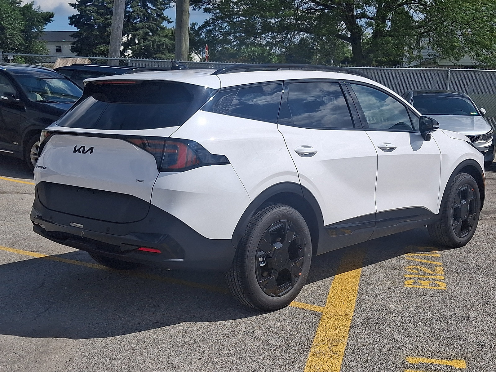 New 2027 Kia Sportage X-Line AWD/4WD image 3