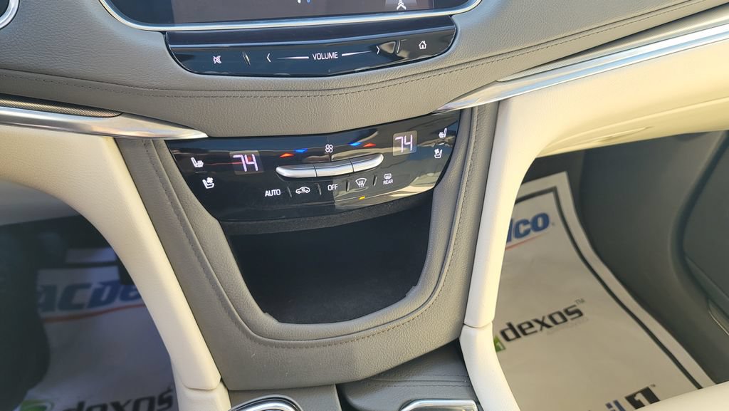 Used 2017 Cadillac XT5 Premium Luxury w/ LPO, Wheel Lock Package FWD image 22