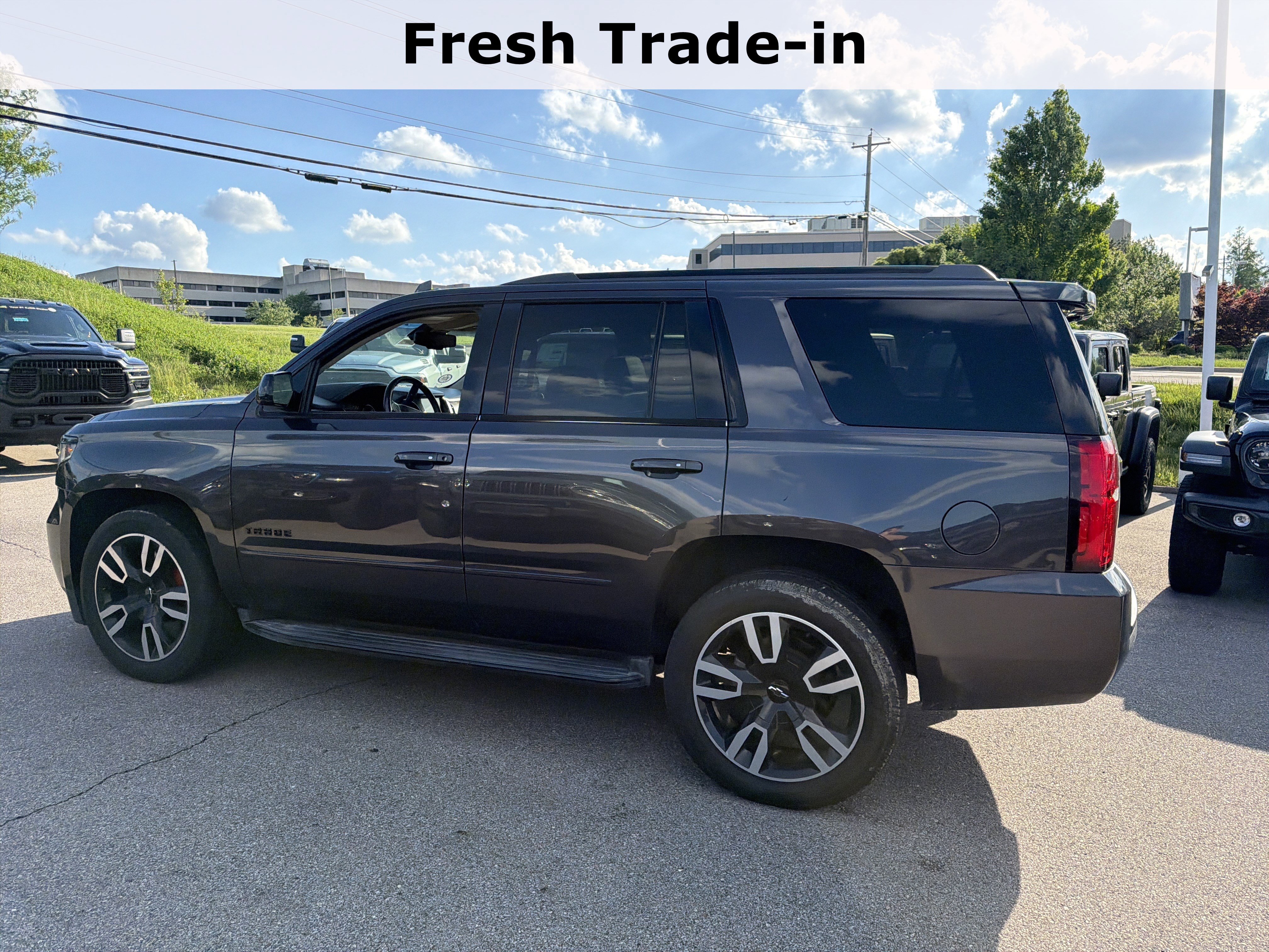 Used 2018 Chevrolet Tahoe Premier w/ RST 6.2L Performance Edition AWD/4WD image 7