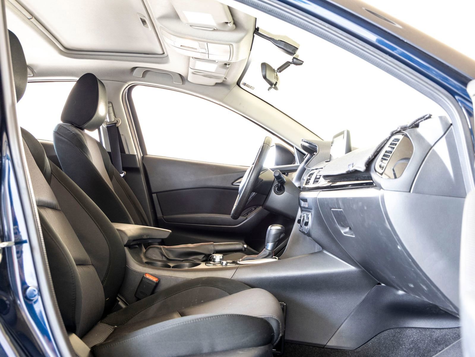Used 2016 MAZDA MAZDA3 i Touring FWD image 27