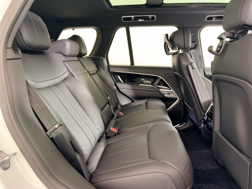 New 2026 Land Rover Range Rover SE AWD/4WD image 30