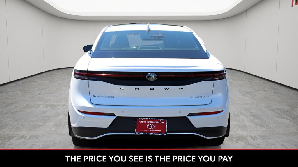 Used 2024 Toyota Crown Platinum AWD/4WD image 5