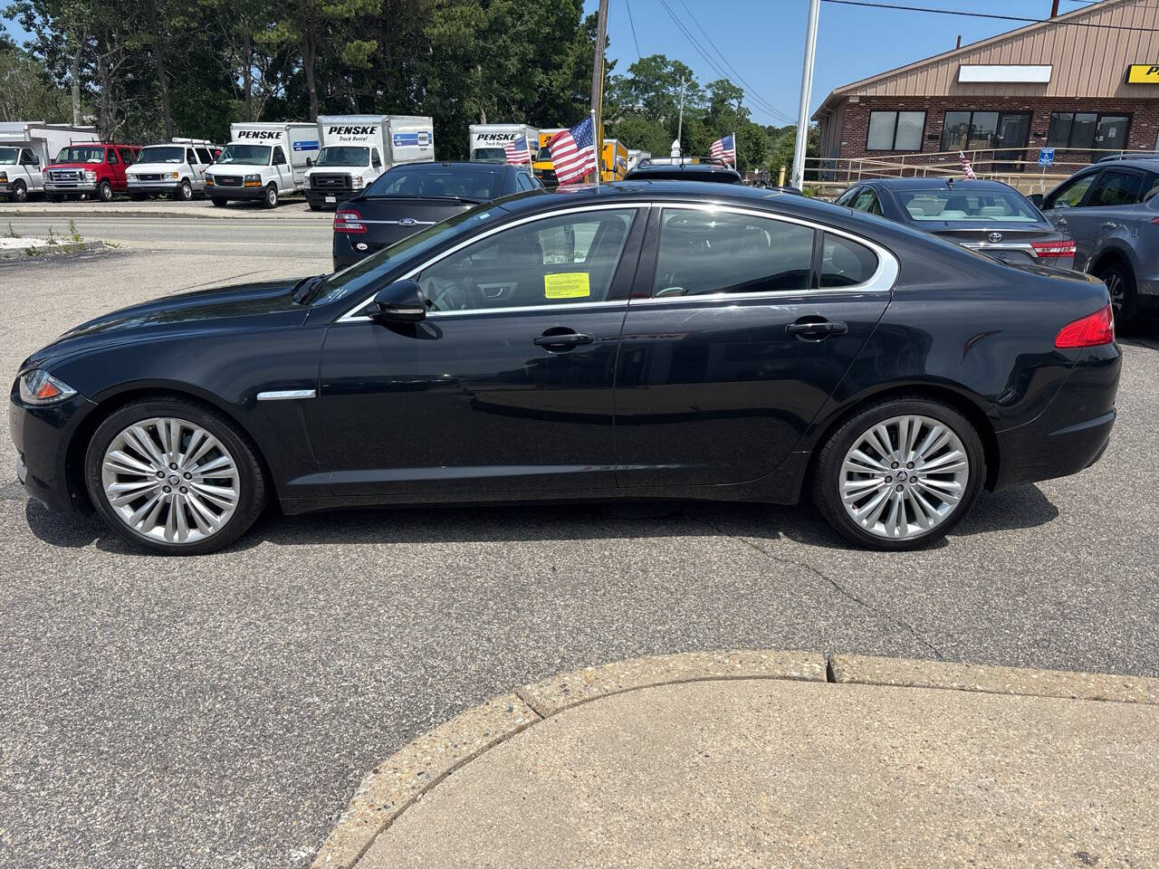 Used 2012 Jaguar XF Portfolio RWD image 6