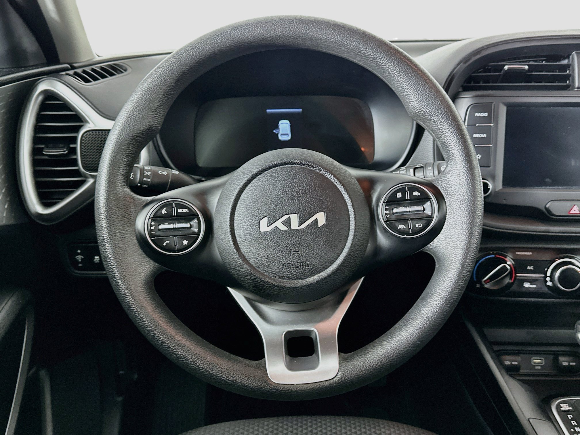 Used 2025 Kia Soul LX w/ LX Technology Package FWD image 18