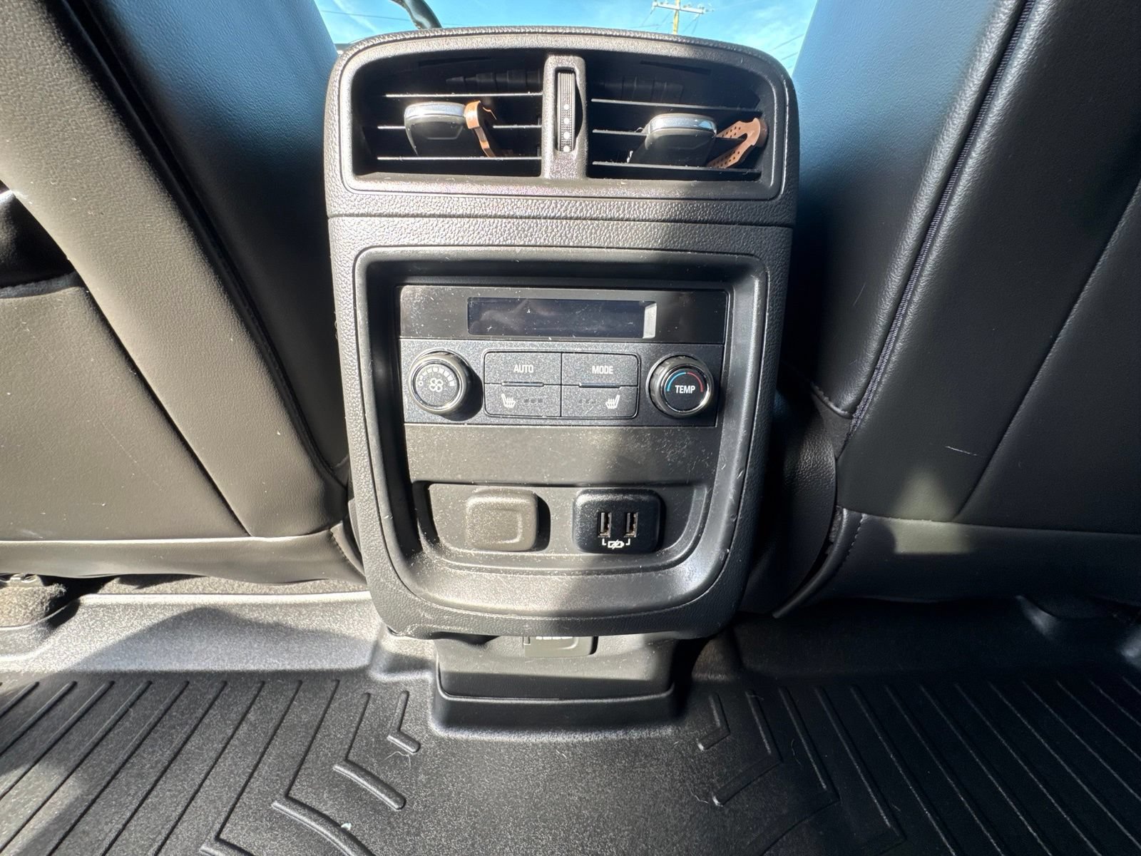 Used 2017 Buick Envision Premium w/ LPO, Hit The Road Package AWD/4WD image 29
