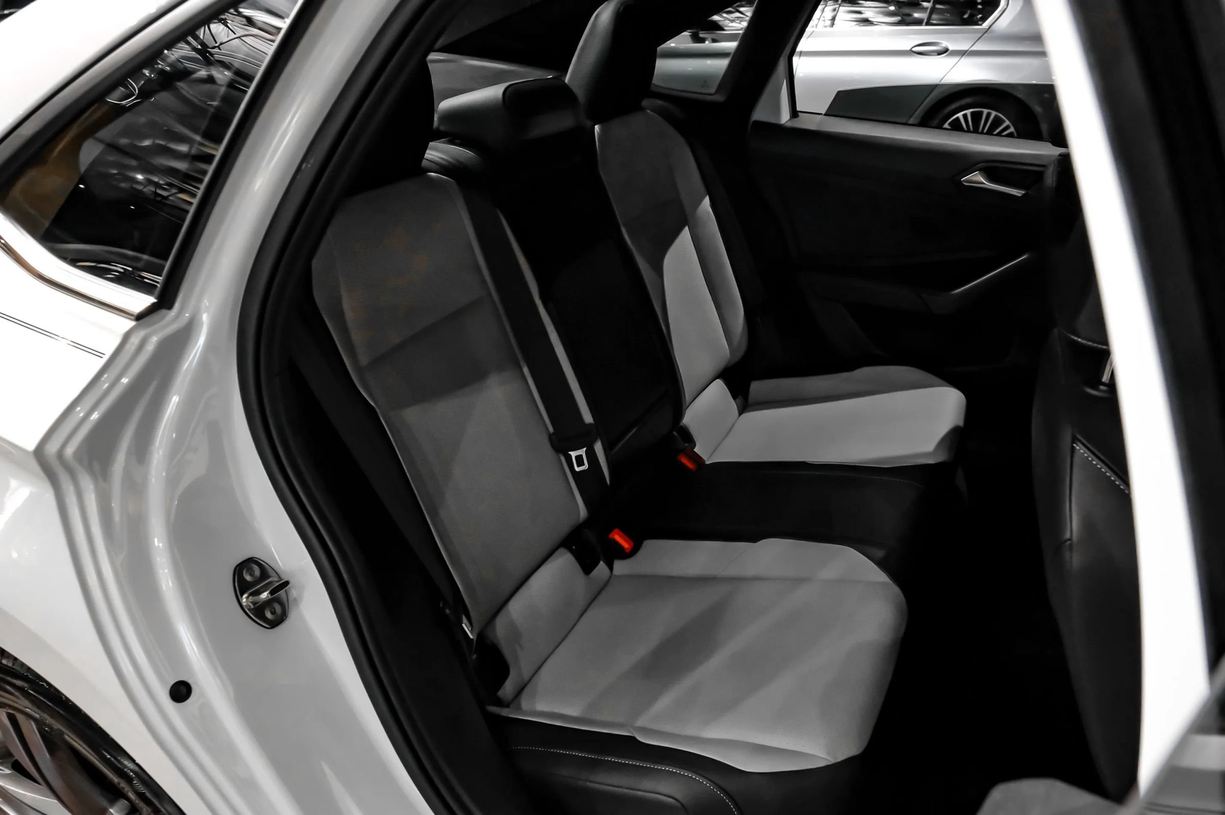 Used 2020 Volkswagen Jetta R-Line w/ R-Line Cold Weather Package FWD image 40
