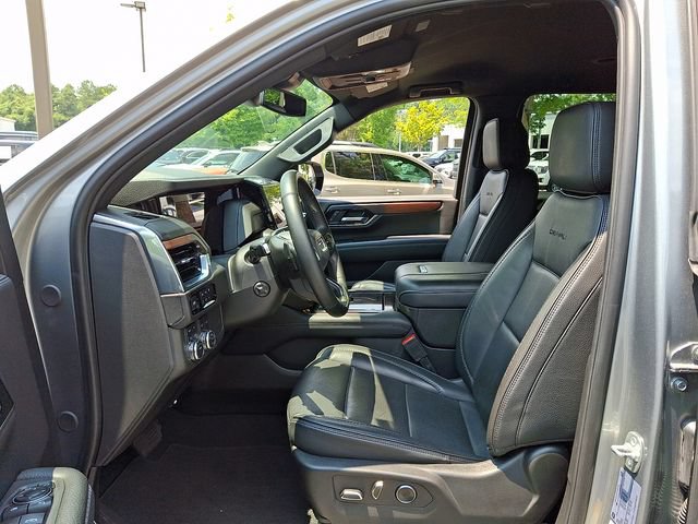 Used 2025 GMC Yukon XL Denali AWD/4WD image 13