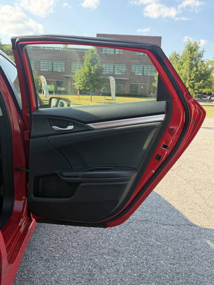 Used 2018 Honda Civic EX-L image 20