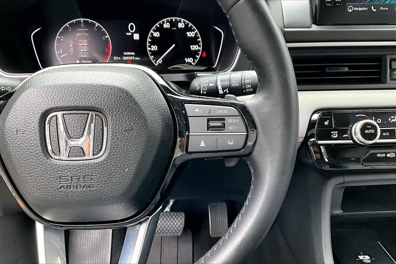 Used 2025 Honda Pilot Touring image 11