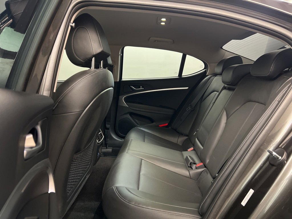 Used 2025 Genesis G70 2.5T image 29