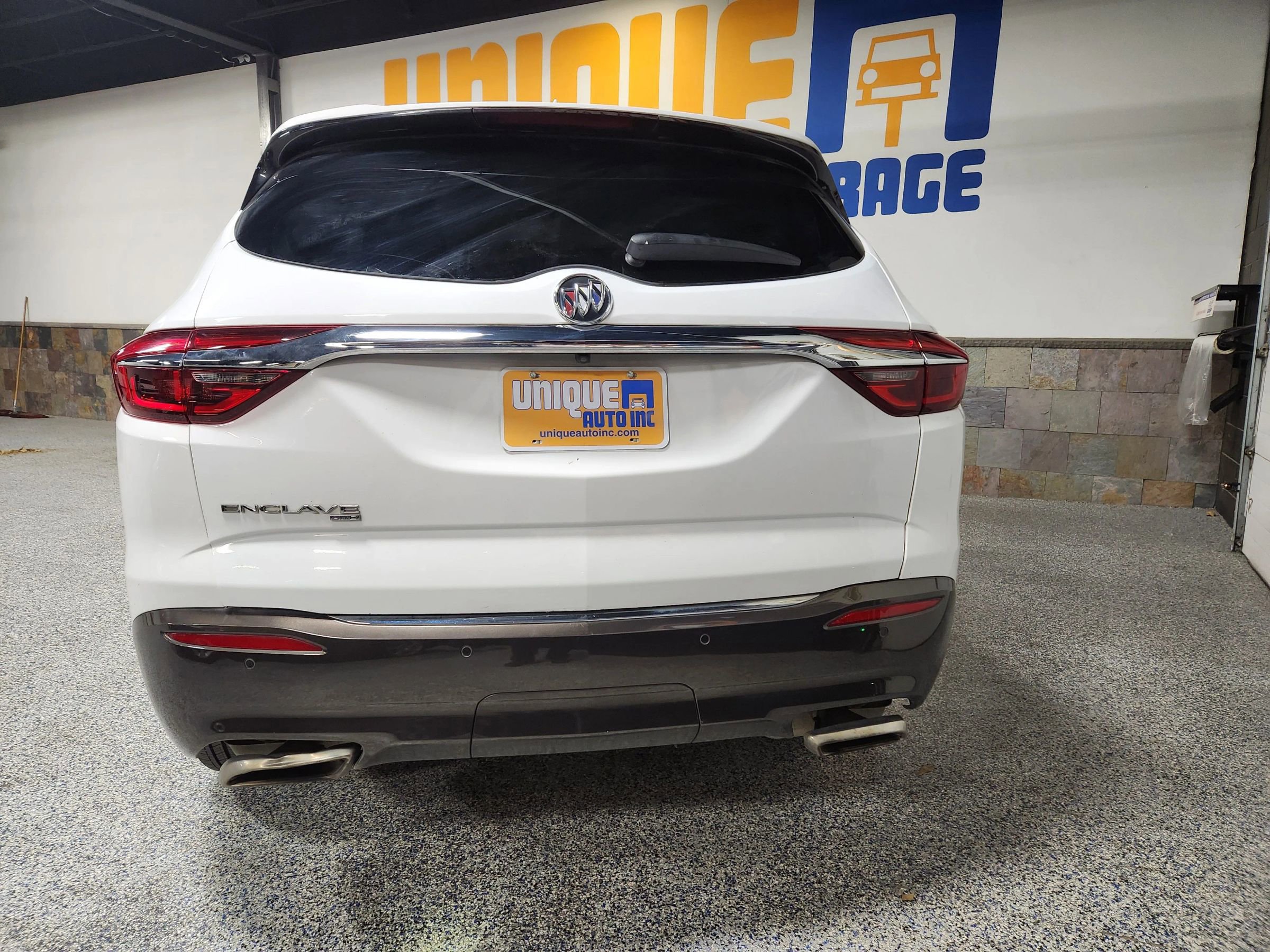 Used 2019 Buick Enclave Essence image 5