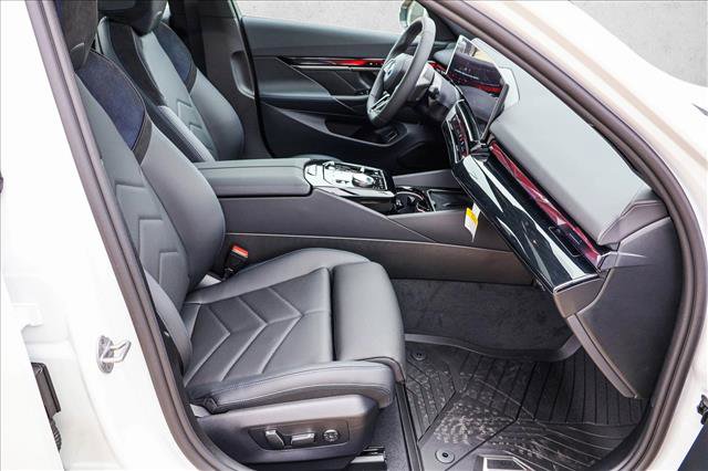 New 2026 BMW i5 eDrive40 image 24