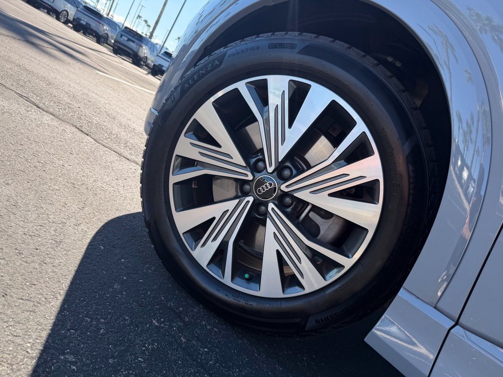 Used 2023 Audi Q4 e-tron Premium RWD image 5