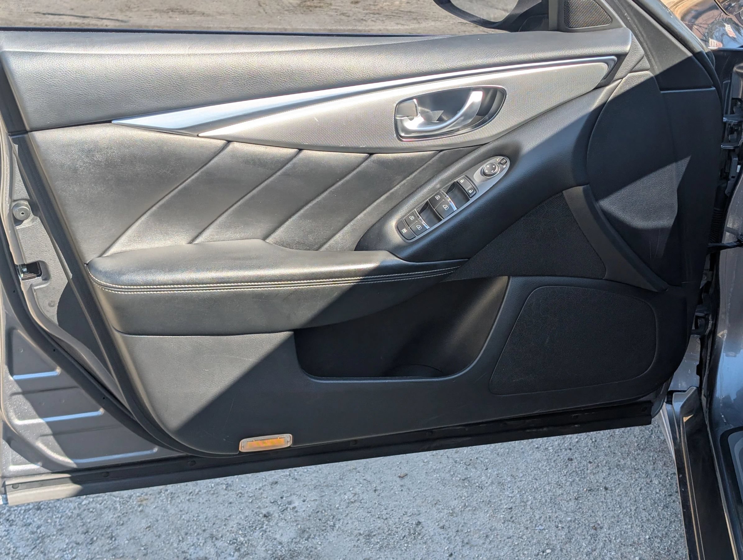 Used 2019 INFINITI Q50 Luxe w/ Essential Package (3.0T Luxe) RWD image 15