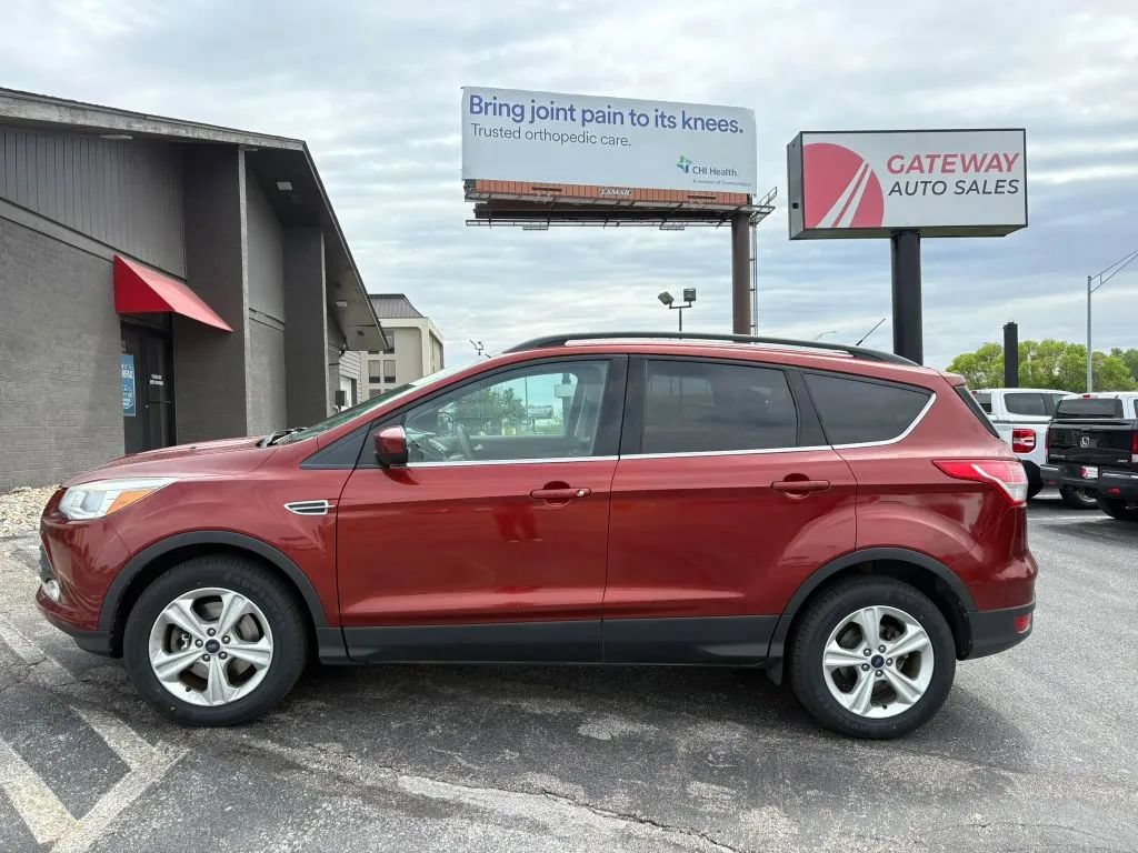 Used 2016 Ford Escape SE w/ Equipment Group 201A AWD/4WD image 2