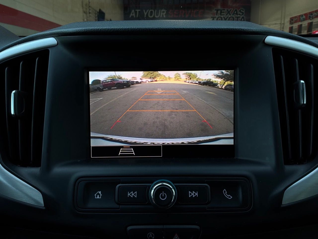 Used 2024 GMC Terrain SLE FWD image 30
