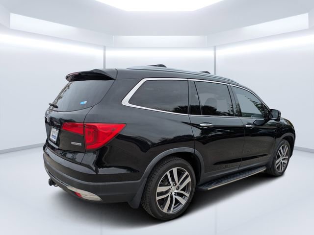Used 2018 Honda Pilot Touring image 3